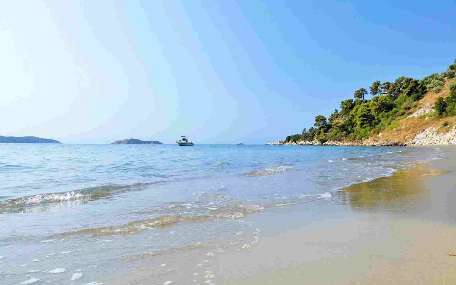 http://www.villanaranjo.com/fr/wp-content/uploads/sites/3/2016/03/summer-beach-01.jpg