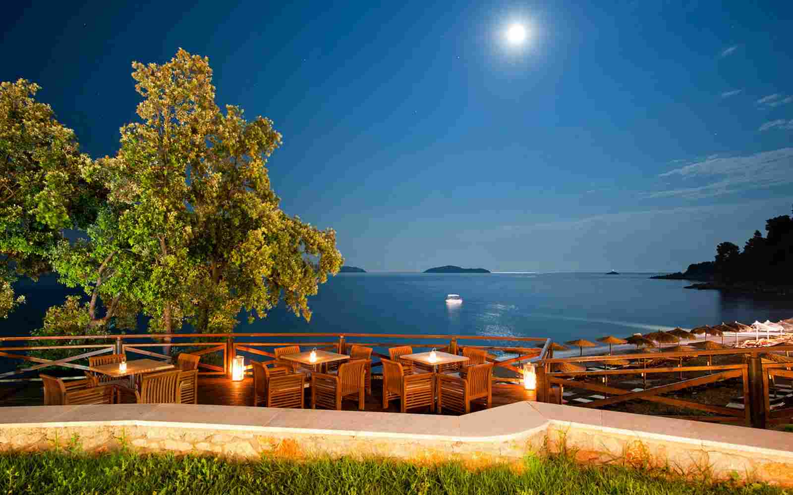 http://www.villanaranjo.com/fr/wp-content/uploads/sites/3/2016/03/summer-beach-04.jpg
