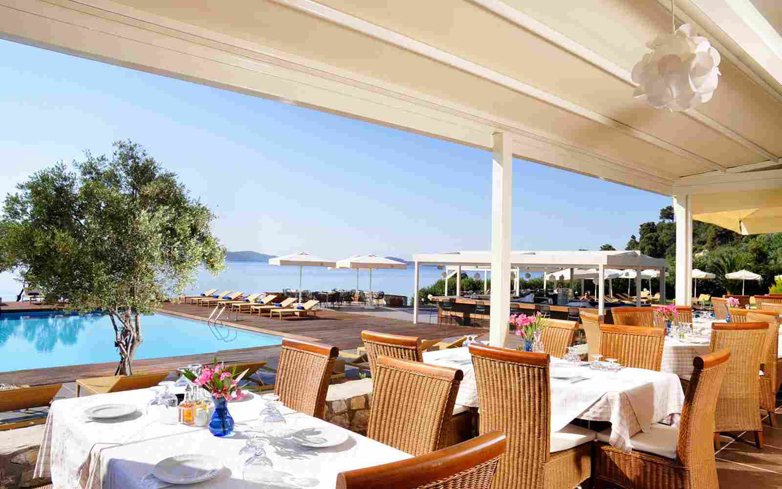 http://www.villanaranjo.com/fr/wp-content/uploads/sites/3/2016/03/summer-hotel-08.jpg