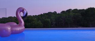 Villa Naranjo luxe vakantiehuis te huur alicante las colinas spanje prive zwembad flamingo zonsondergan