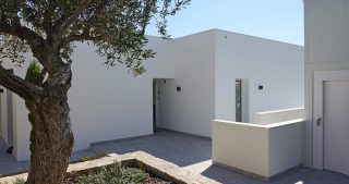 Villa Naranjo luxe vakantiehuis te huur alicante campoamor spanje zon olijfboom modern
